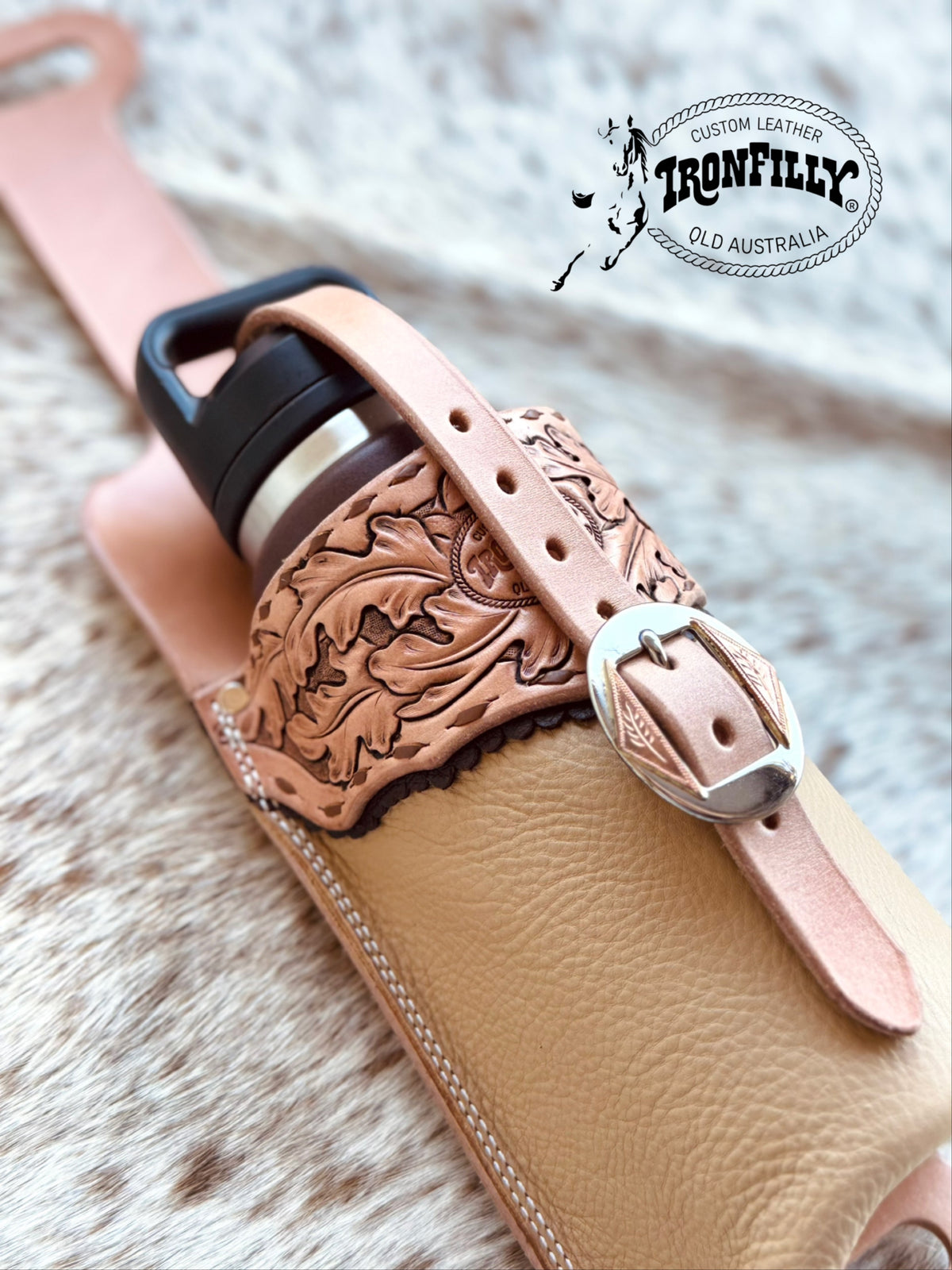 The Offsider- Rear Cinch Bottle Pouch (Oak leaf/Buck stitch)