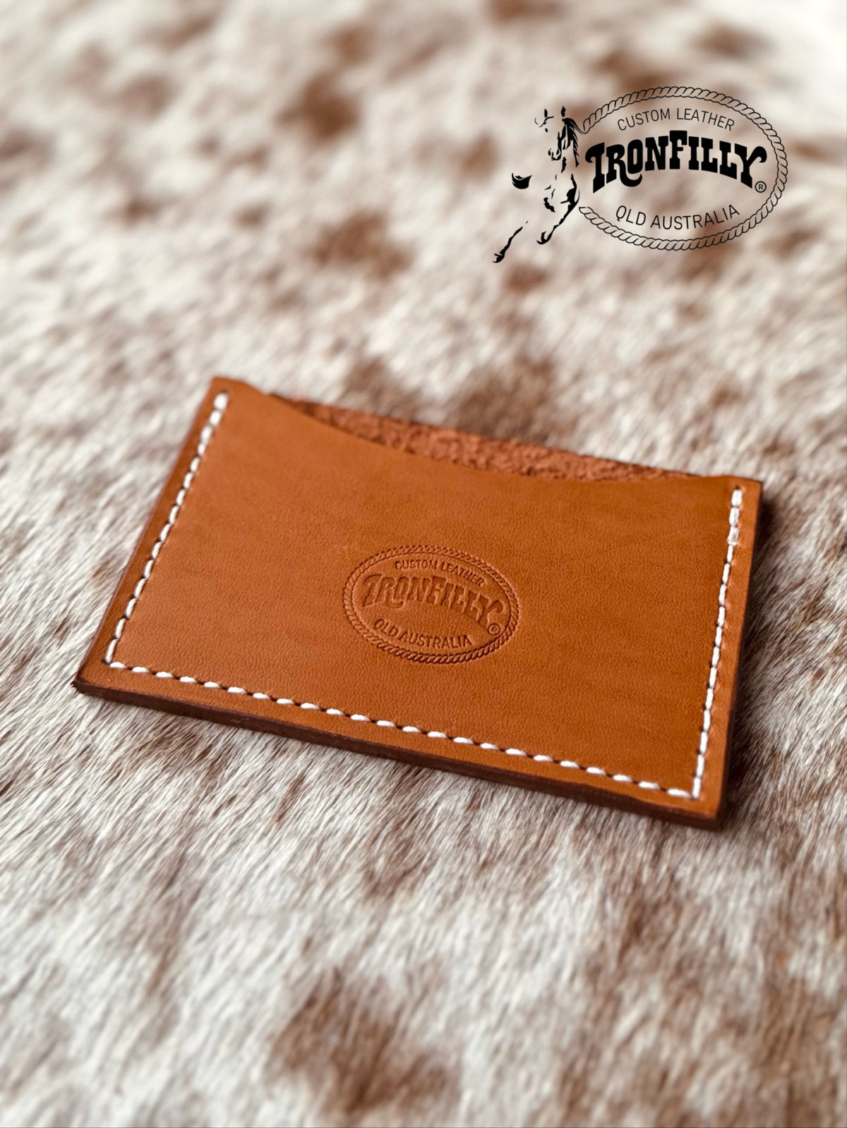 Minimalist card sleeve