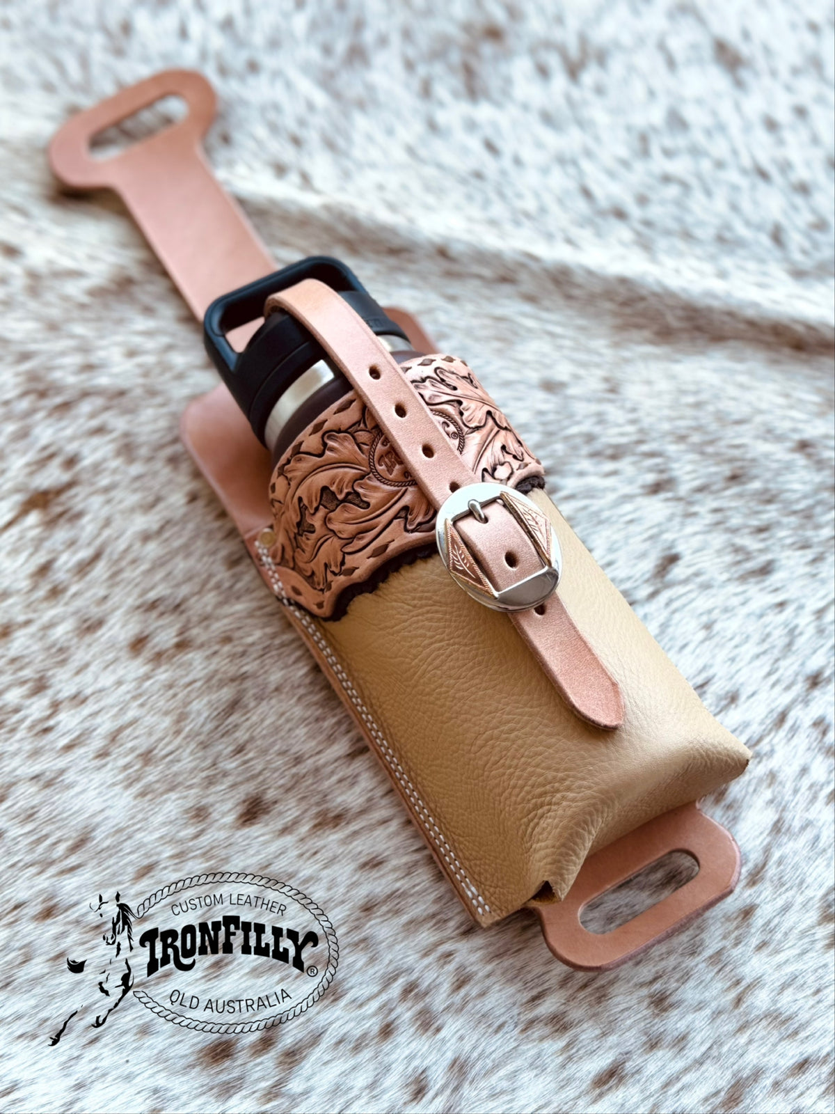 The Offsider- Rear Cinch Bottle Pouch (Oak leaf/Buck stitch)