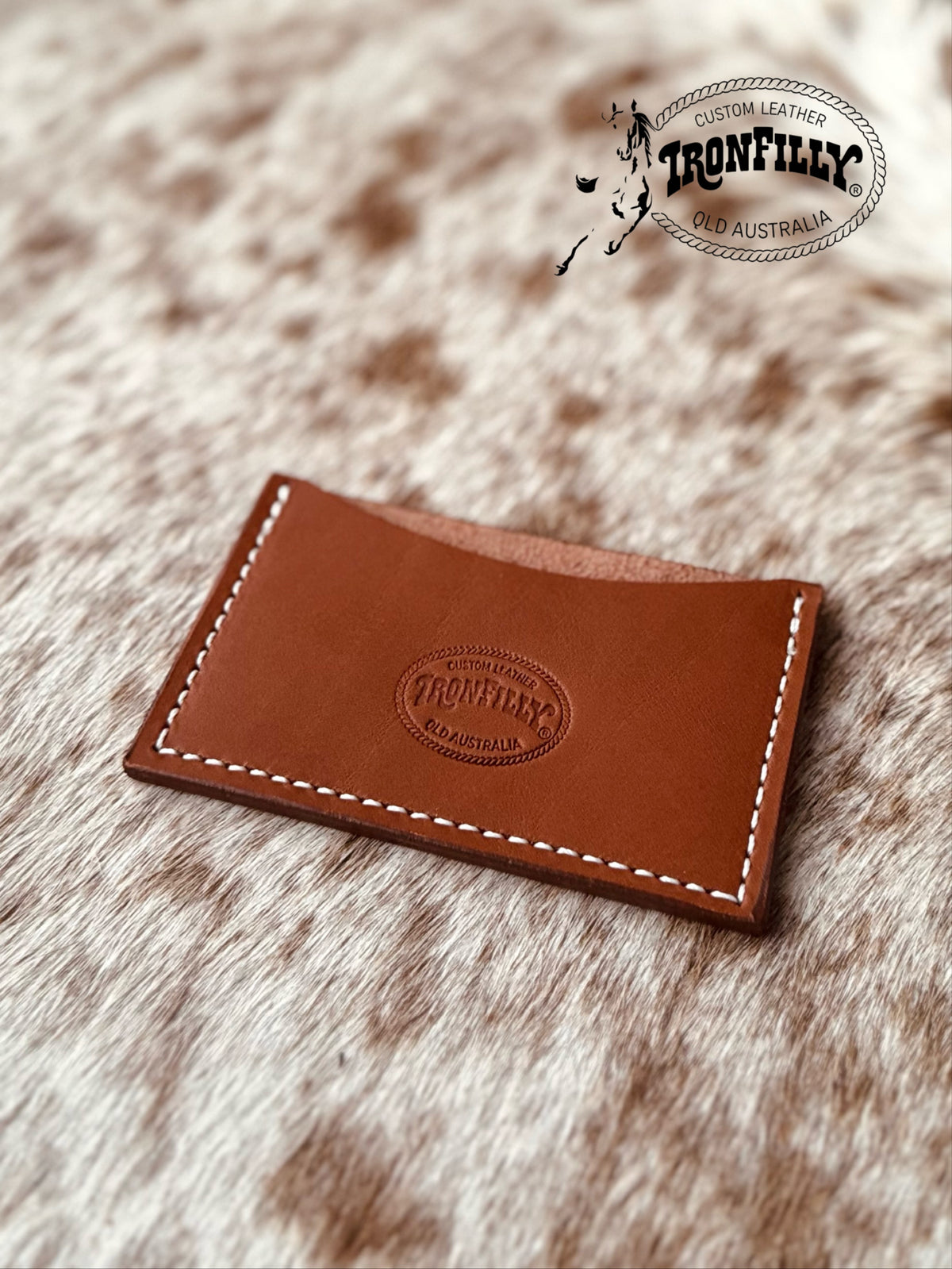Minimalist card sleeve