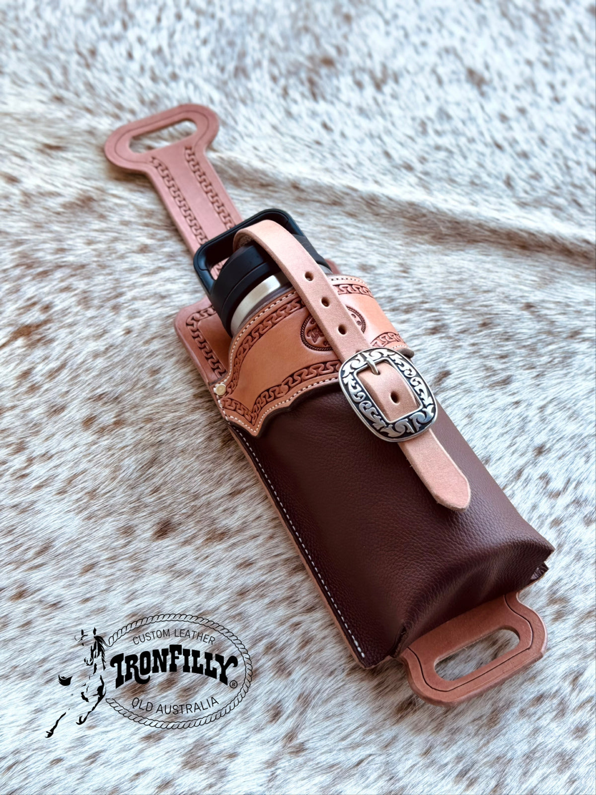 The Offsider- Rear Cinch Bottle Pouch- Carlos