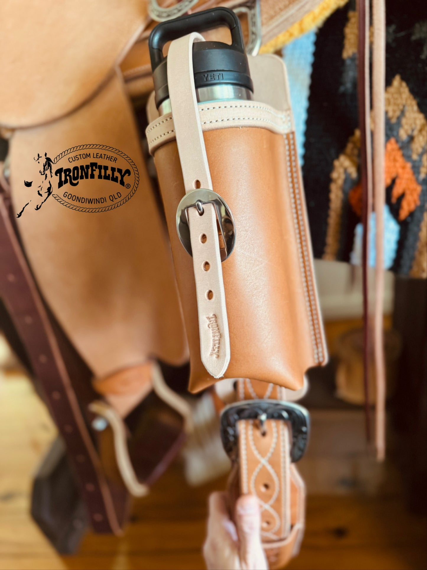 The Offsider- Rear Cinch Bottle Pouch